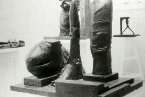 Three Heads 1961 Ciment Fondu